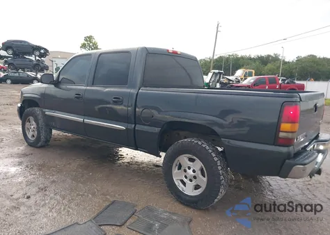 2005 GMC Sierra 1500 Sle z USA, uszkodzony, nr VIN 2GTEC13T351370444